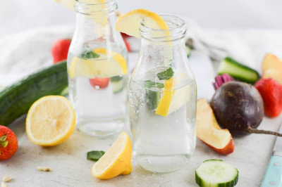 Manfaat Infused Water untuk Diet Penurunan Berat Badan
